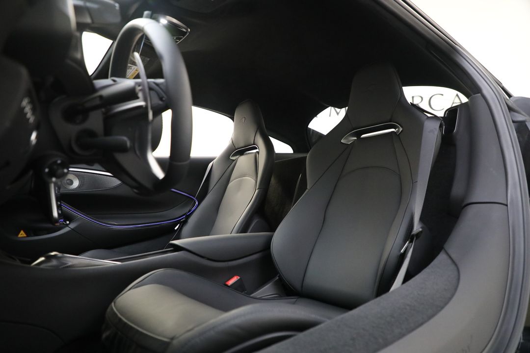 2025 McLaren Artura