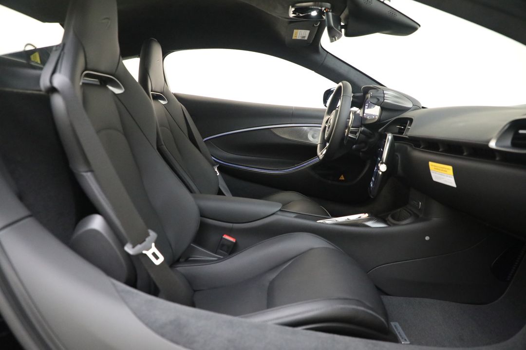2025 McLaren Artura