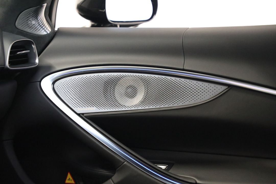 2025 McLaren Artura