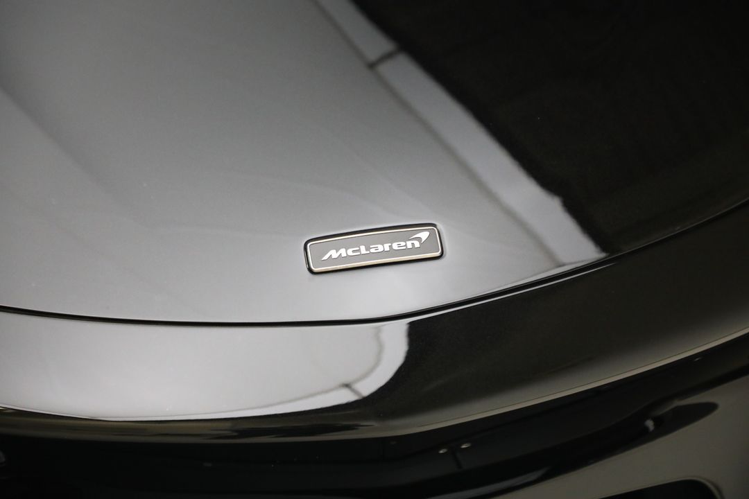 2025 McLaren Artura