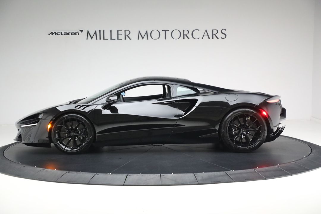 2025 McLaren Artura