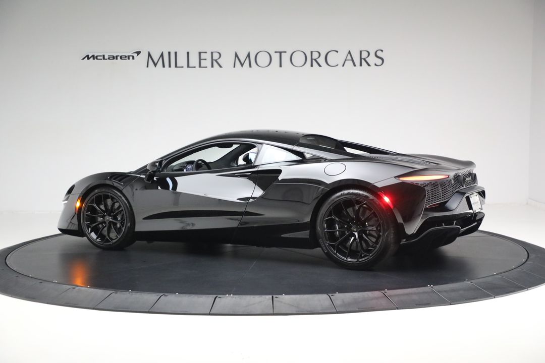 2025 McLaren Artura