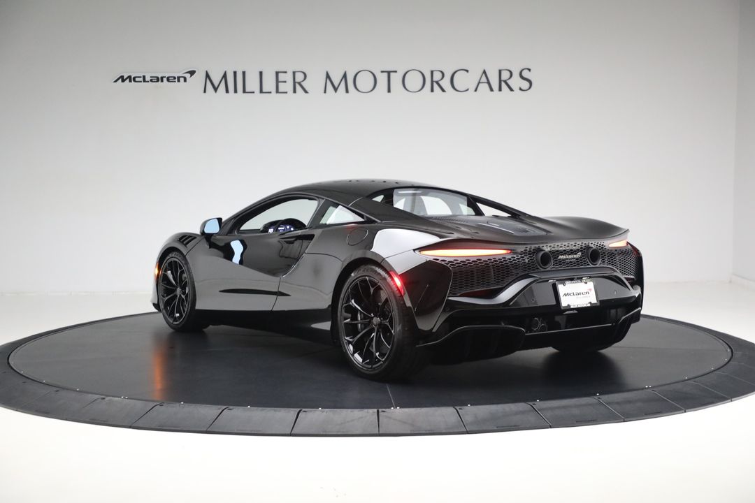2025 McLaren Artura