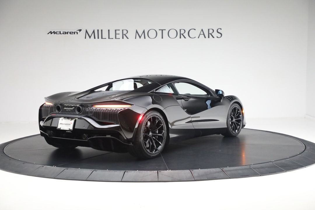 2025 McLaren Artura
