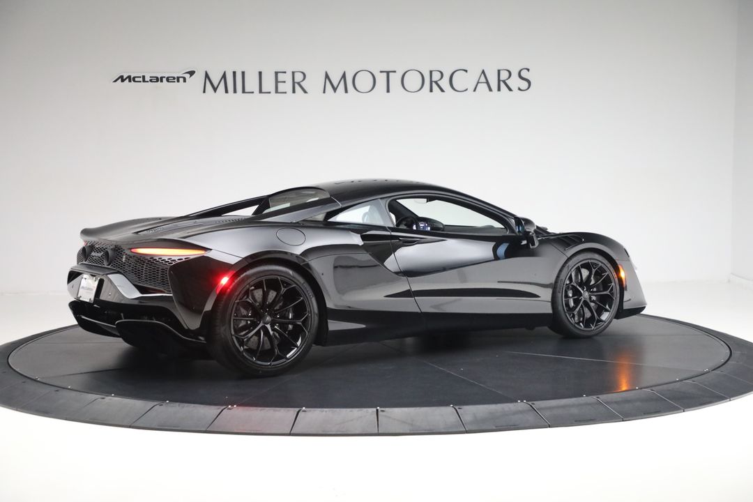 2025 McLaren Artura