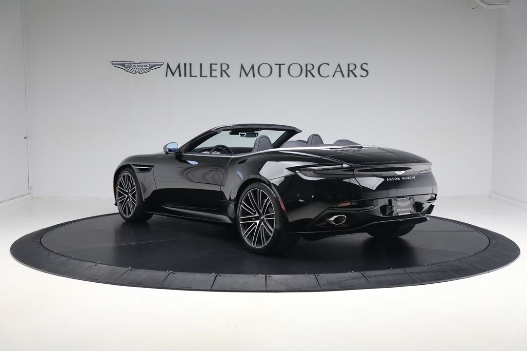 2025 Aston Martin DB12