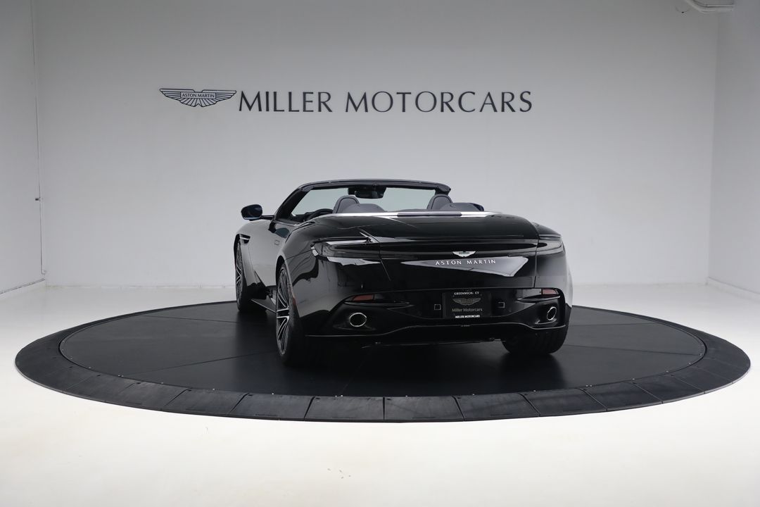2025 Aston Martin DB12