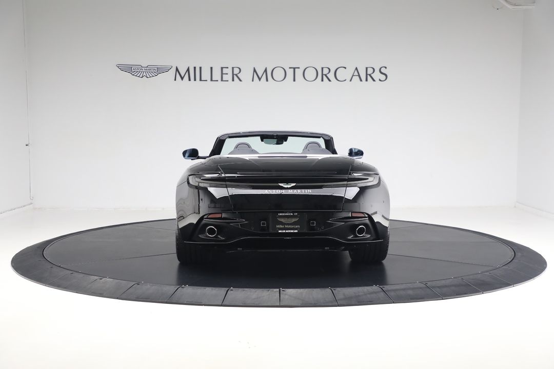 2025 Aston Martin DB12