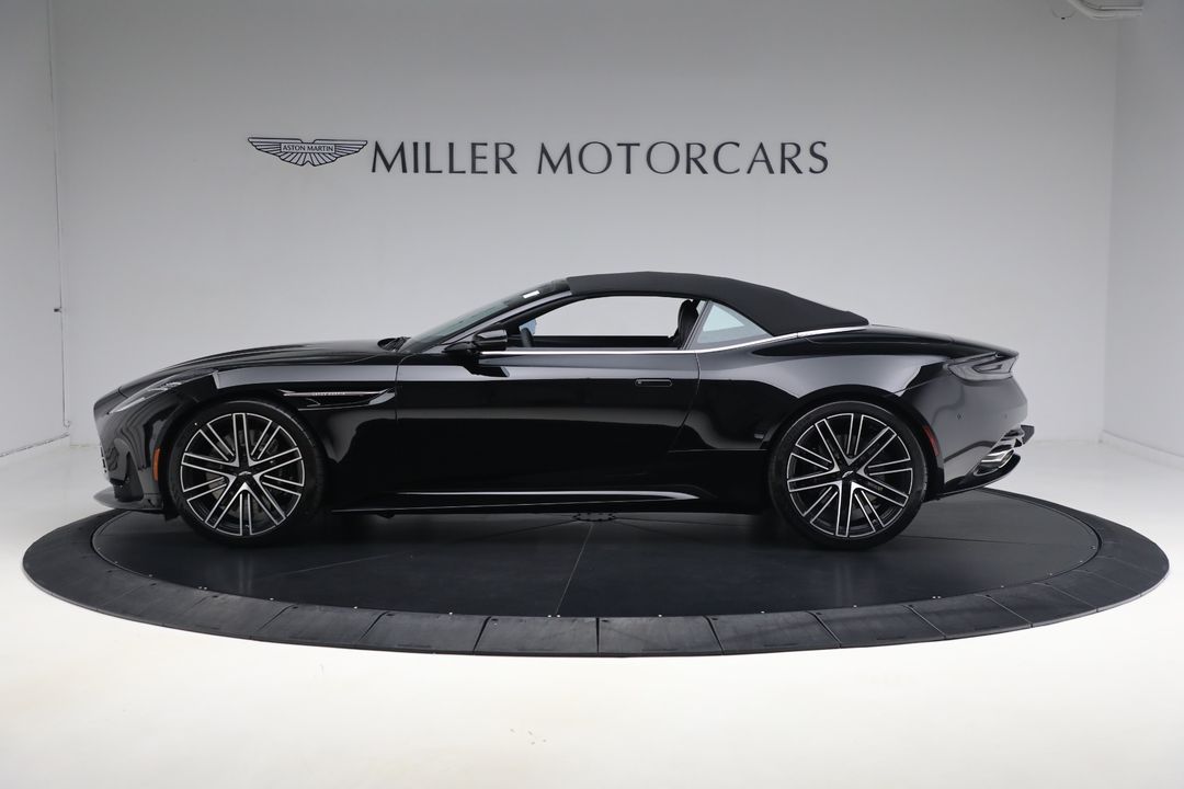 2025 Aston Martin DB12