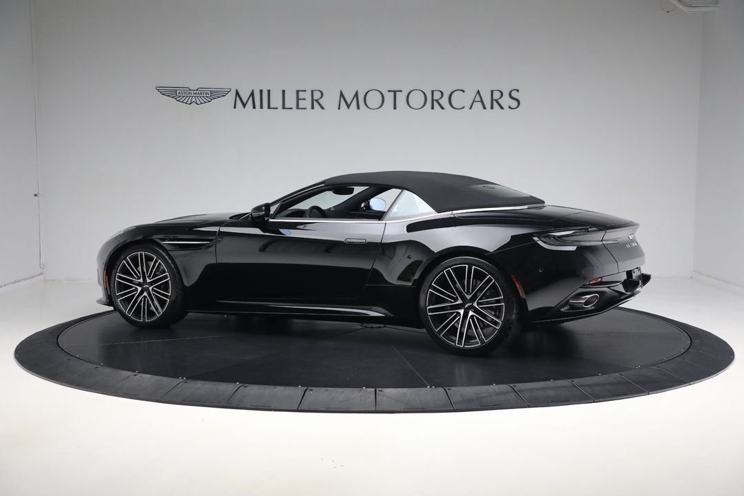2025 Aston Martin DB12