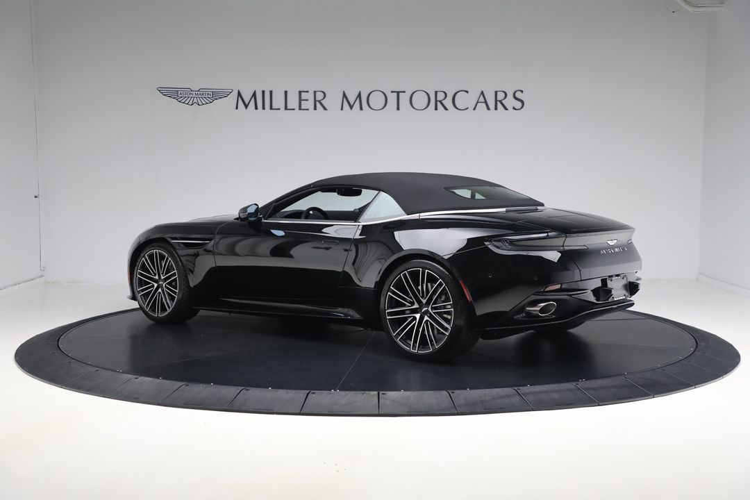2025 Aston Martin DB12