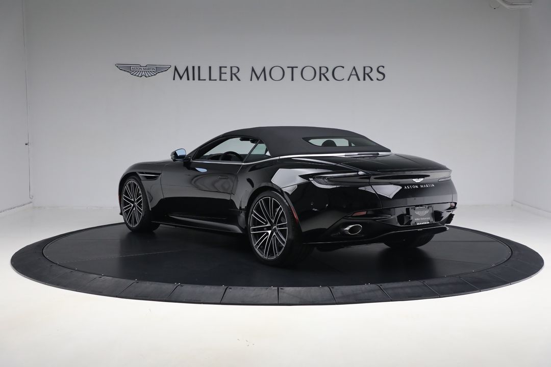 2025 Aston Martin DB12