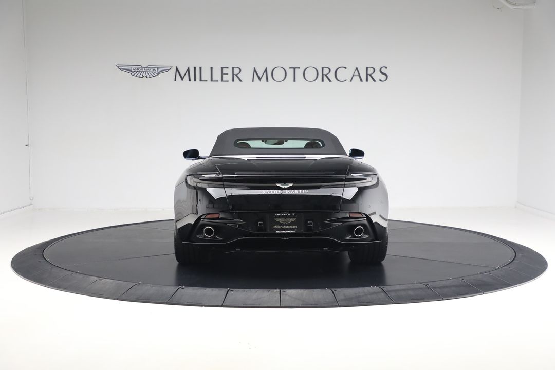 2025 Aston Martin DB12