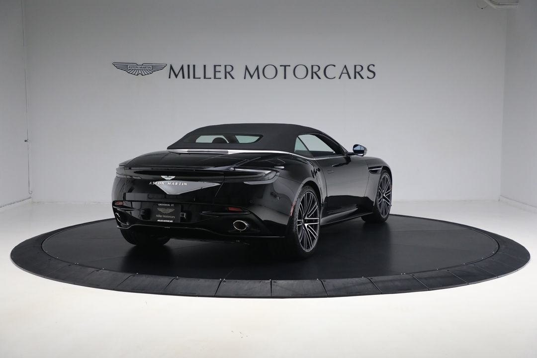 2025 Aston Martin DB12