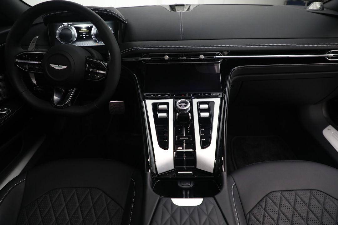 2025 Aston Martin DB12