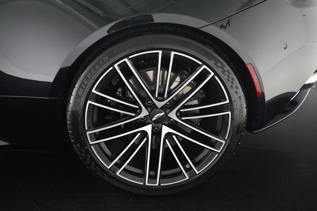 2025 Aston Martin DB12