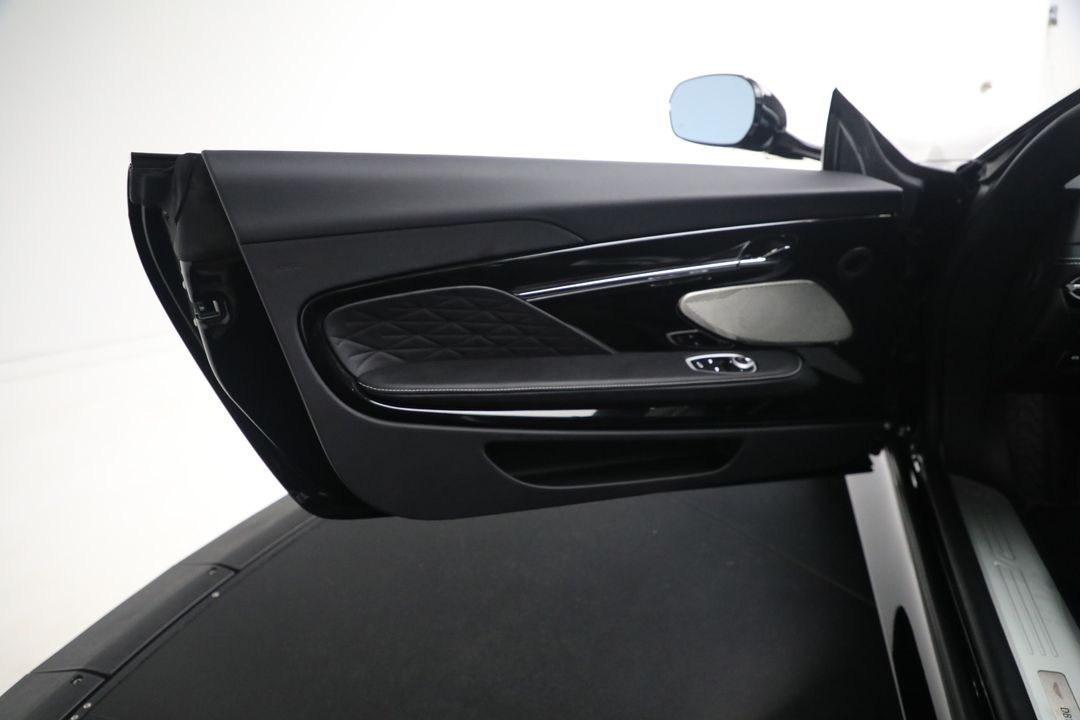 2025 Aston Martin DB12