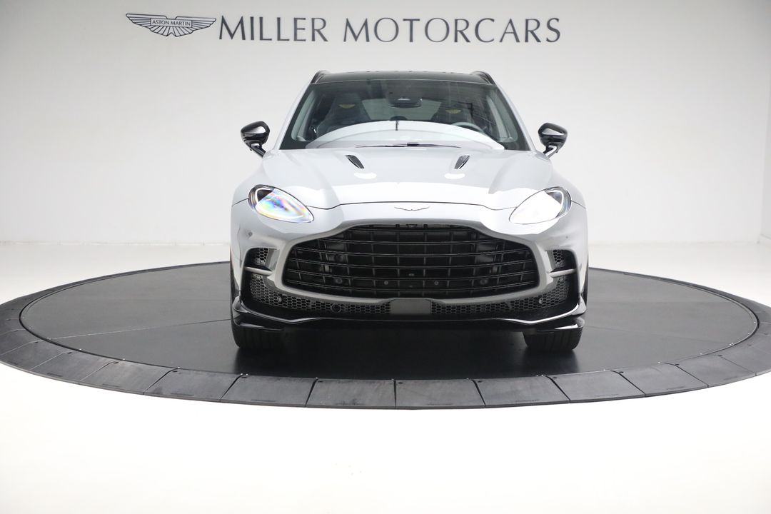 2025 Aston Martin DBX