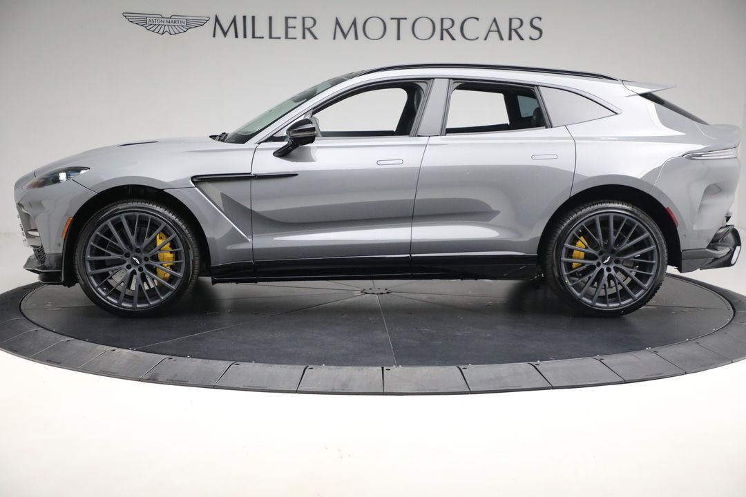 2025 Aston Martin DBX