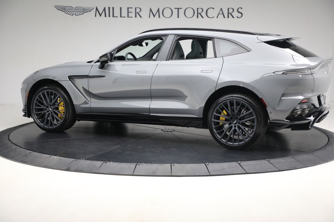 2025 Aston Martin DBX