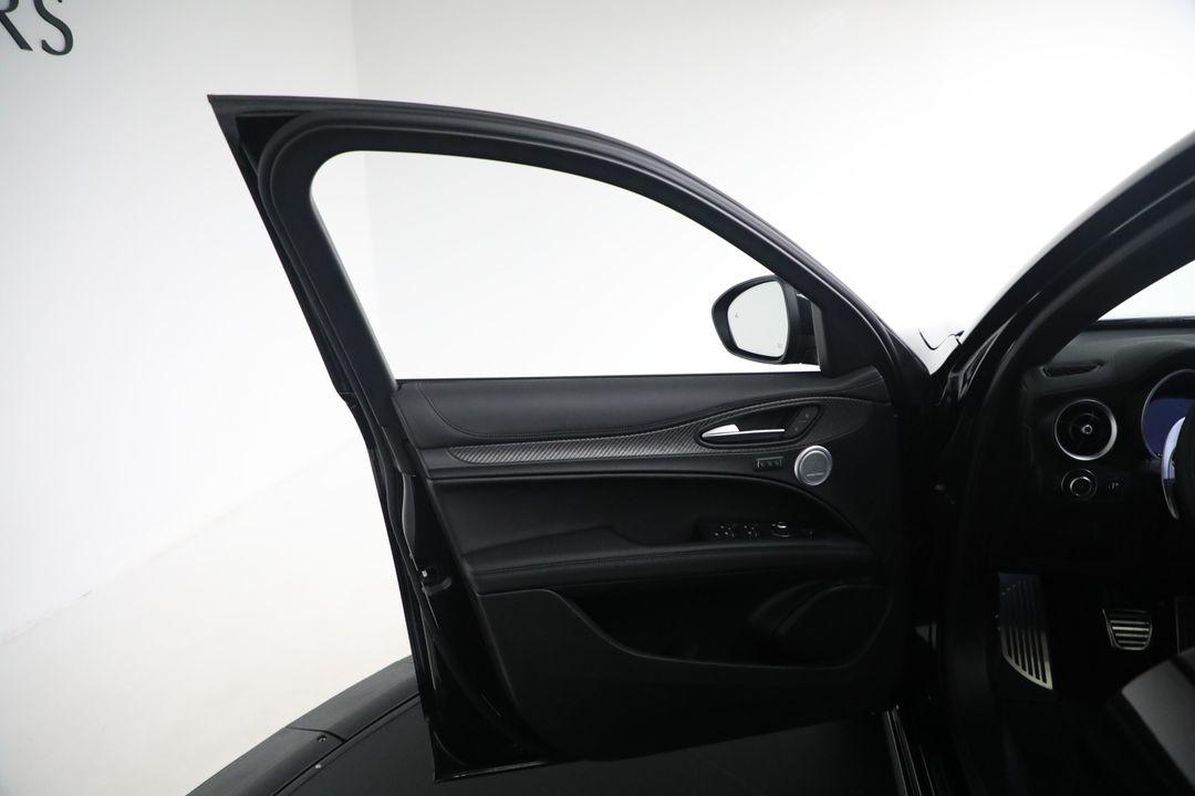 2024 Alfa Romeo Stelvio