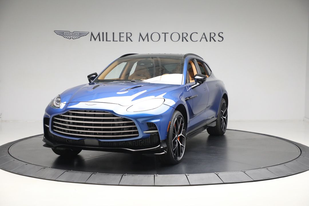 2025 Aston Martin DBX