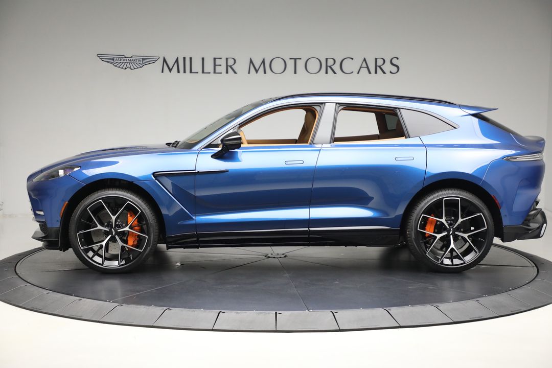 2025 Aston Martin DBX