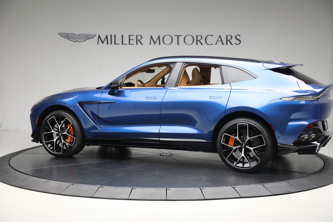 2025 Aston Martin DBX