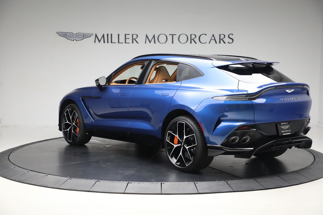 2025 Aston Martin DBX