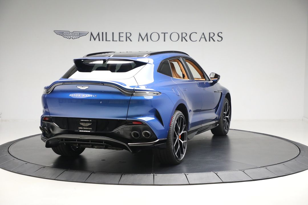2025 Aston Martin DBX