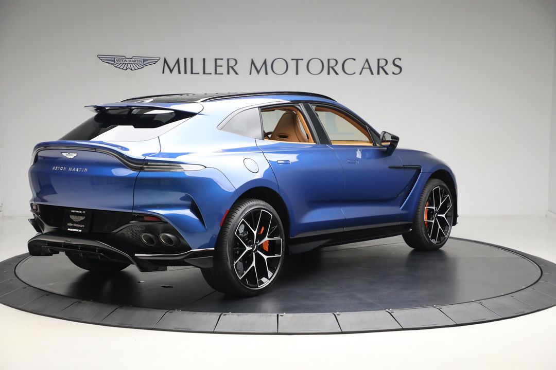 2025 Aston Martin DBX