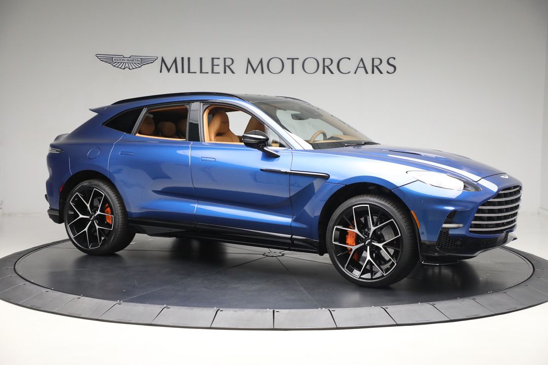 2025 Aston Martin DBX