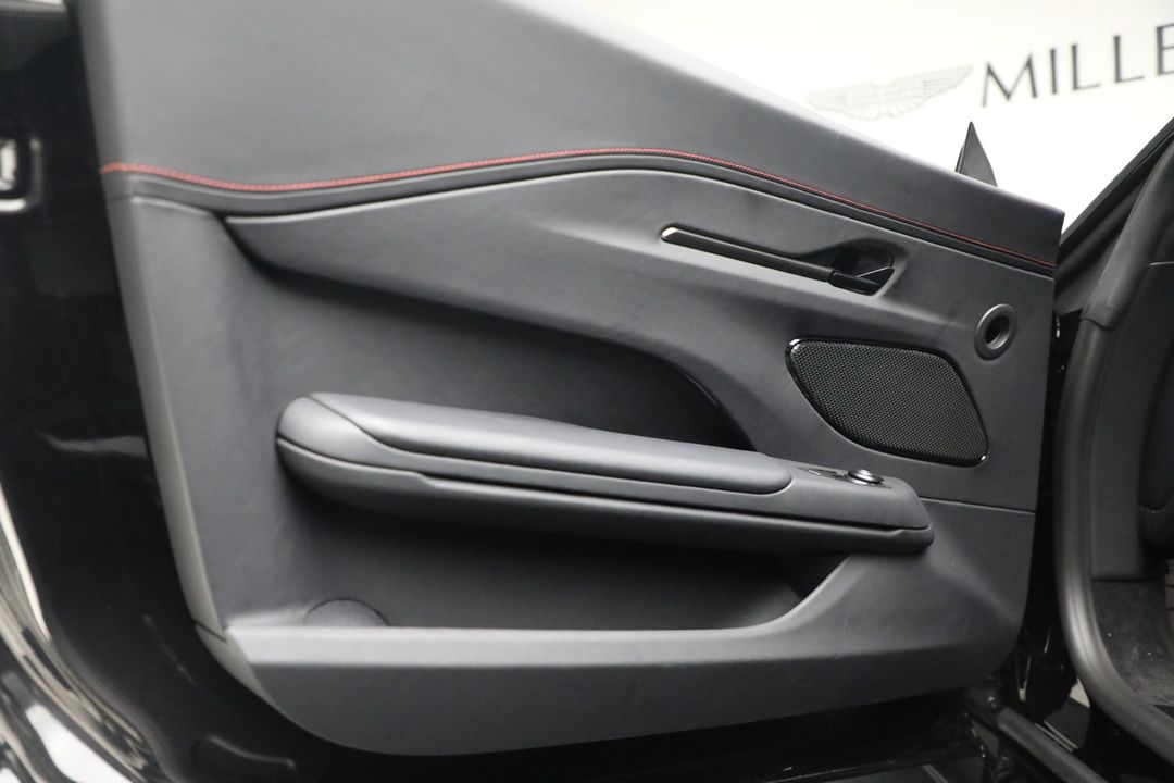 2025 Aston Martin Vantage