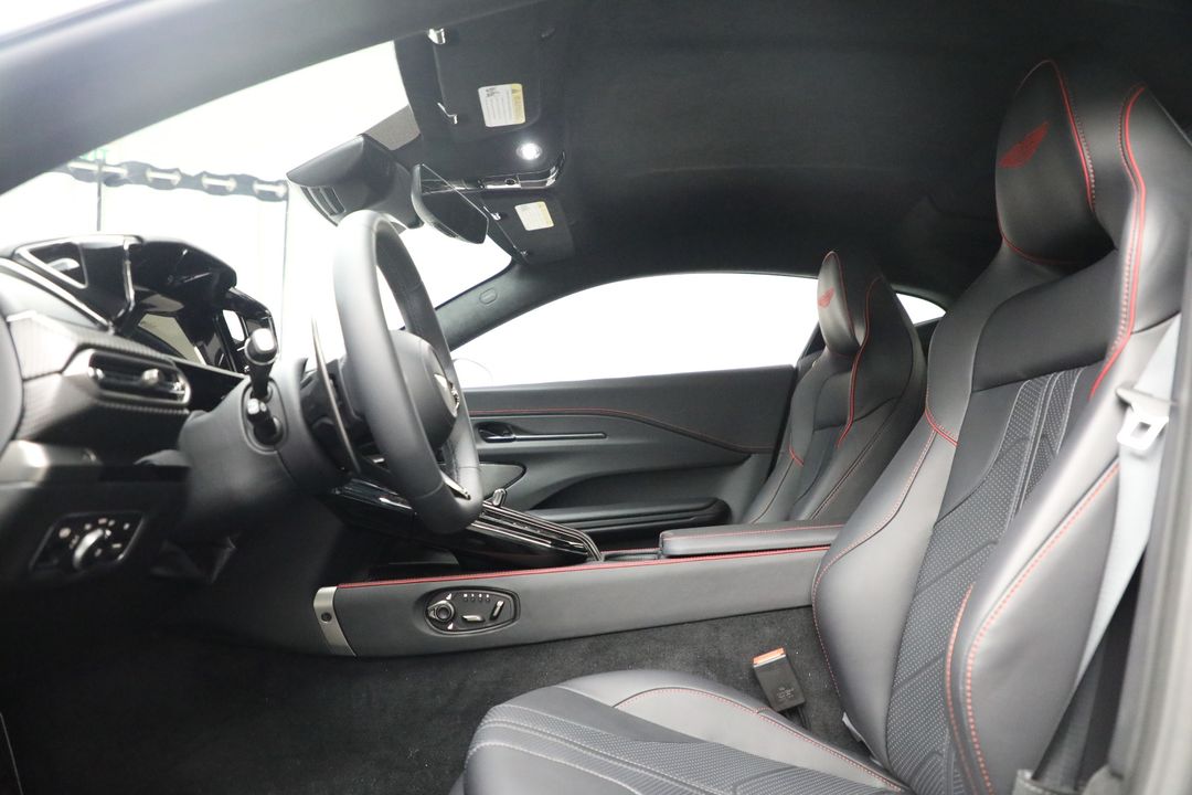 2025 Aston Martin Vantage