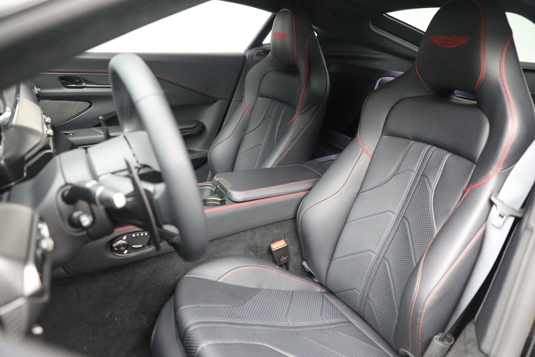 2025 Aston Martin Vantage