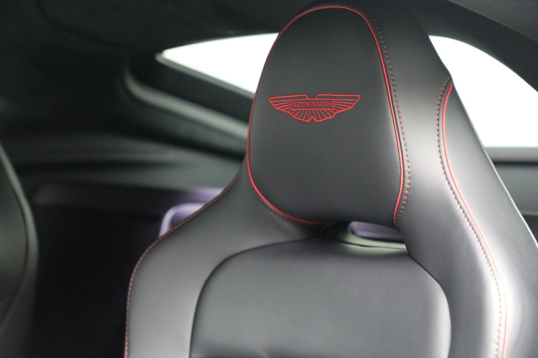 2025 Aston Martin Vantage