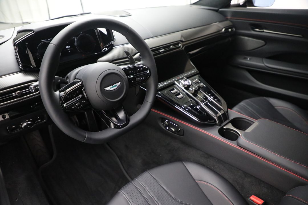 2025 Aston Martin Vantage