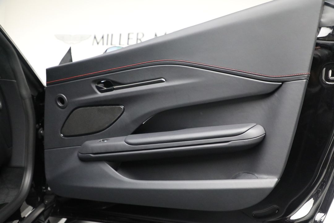 2025 Aston Martin Vantage