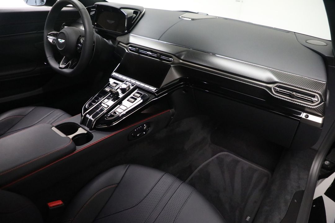 2025 Aston Martin Vantage