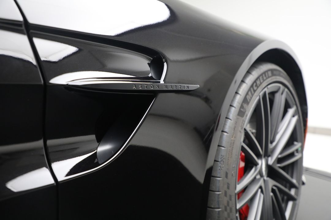 2025 Aston Martin Vantage