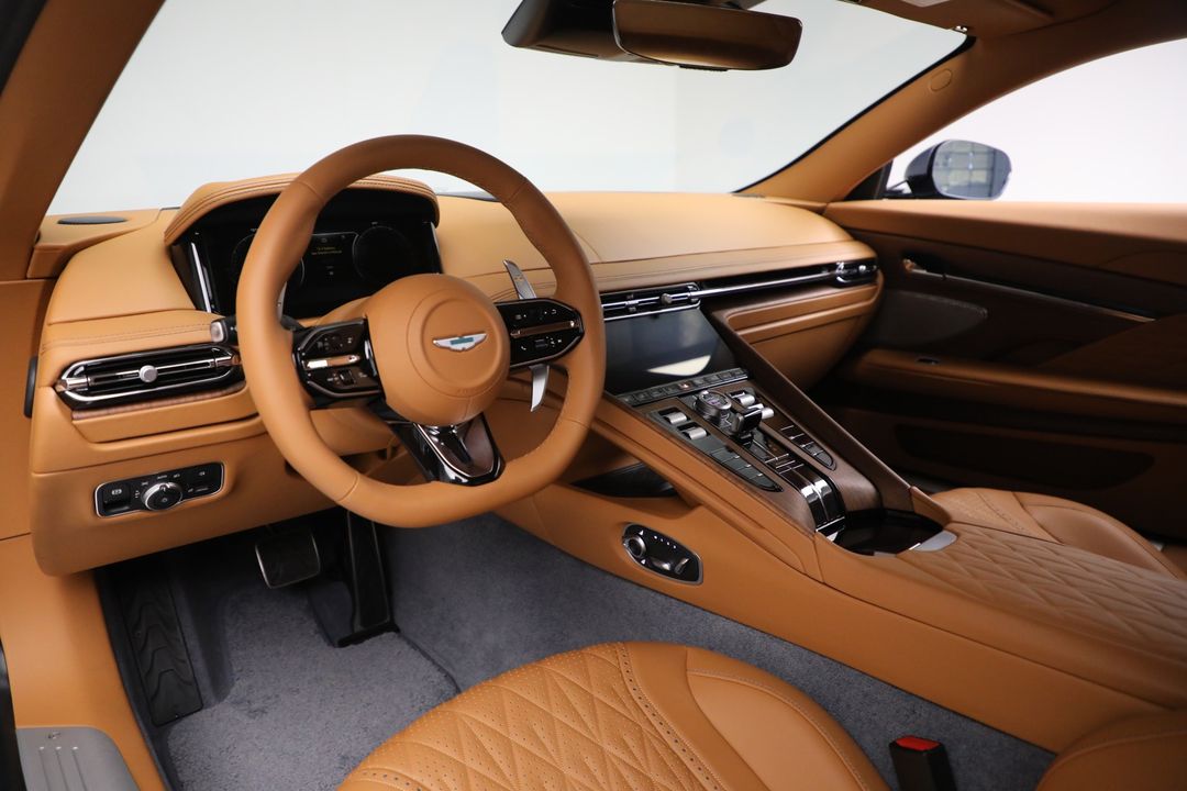 2025 Aston Martin DB12