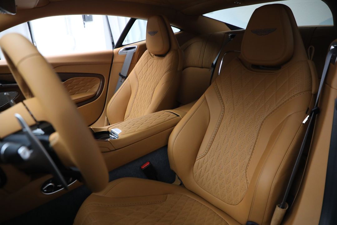 2025 Aston Martin DB12