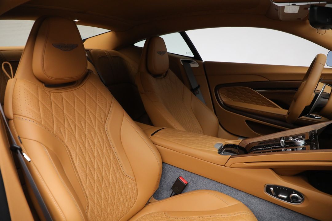 2025 Aston Martin DB12