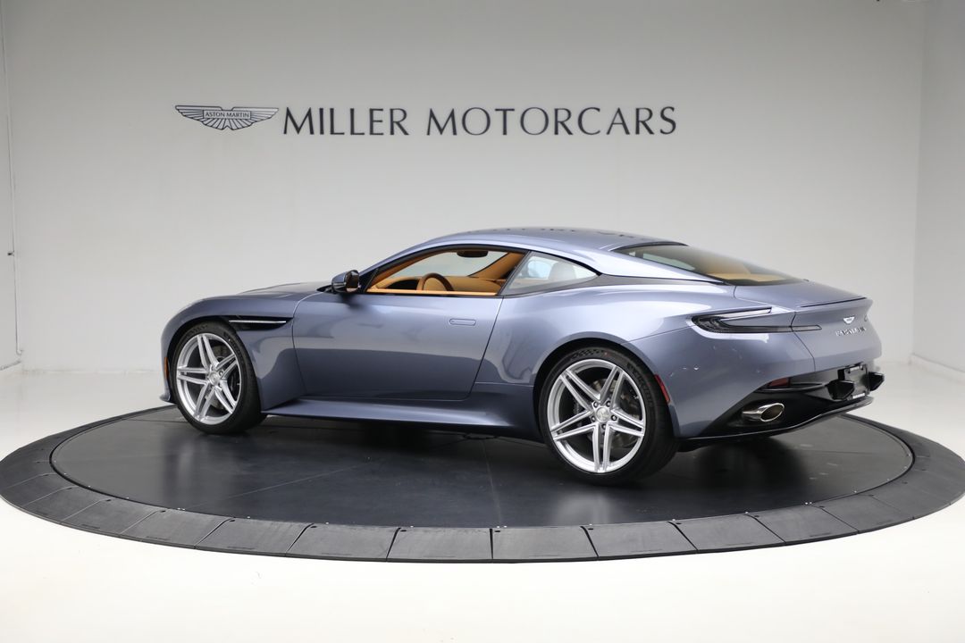 2025 Aston Martin DB12