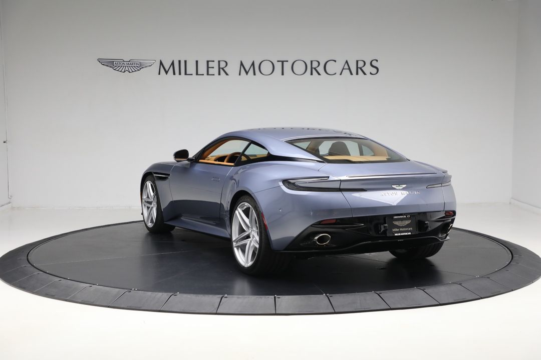 2025 Aston Martin DB12