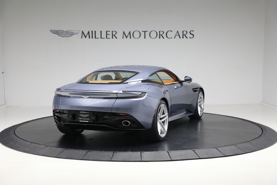 2025 Aston Martin DB12