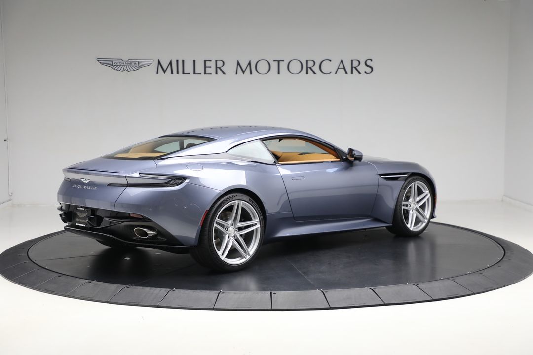 2025 Aston Martin DB12