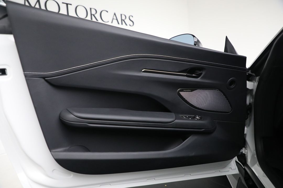 2025 Aston Martin Vantage