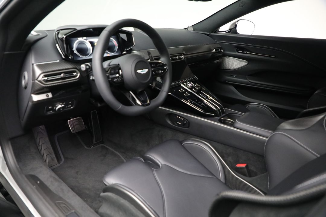 2025 Aston Martin Vantage