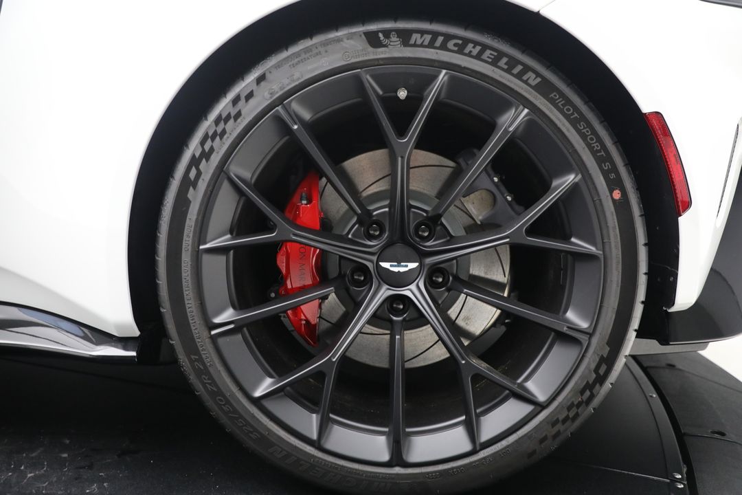 2025 Aston Martin Vantage
